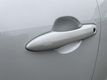 Car image 30