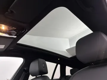 Car image 40