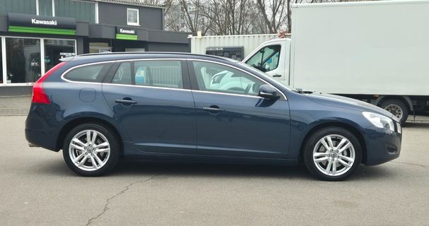 Volvo V60 D5 AWD 158 kW image number 6