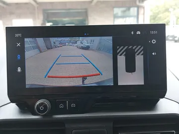 Car image 25
