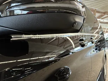 Car image 40