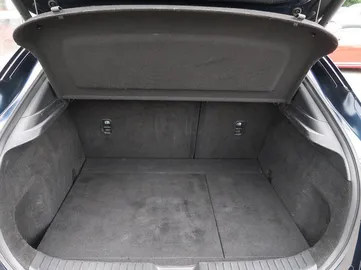 Car image 30