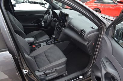 Car image 11