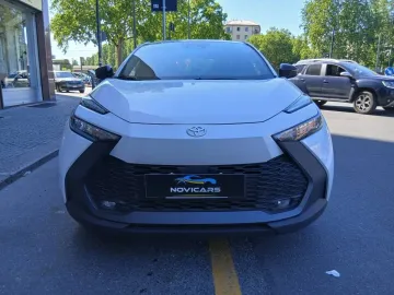 Car image 3