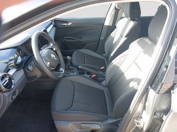 Car image 11