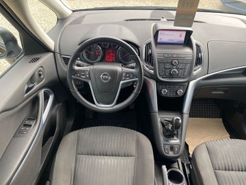 Car image 16