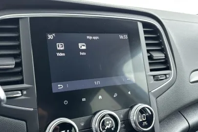 Car image 40