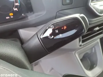 Car image 40