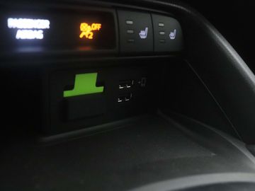 Car image 37