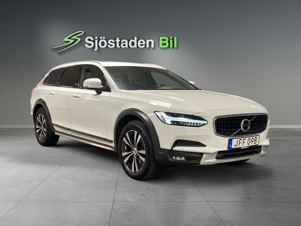 Volvo V90 Cross Country D4 AWD Momentum 140 kW image number 3