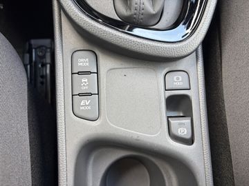 Car image 30
