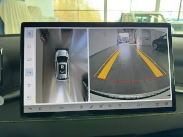 Car image 25