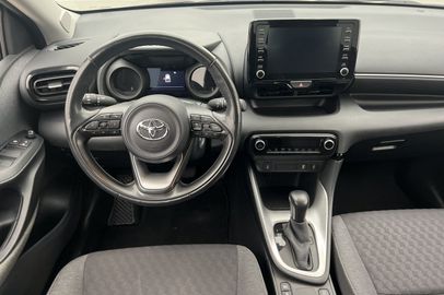 Car image 12