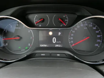Car image 35