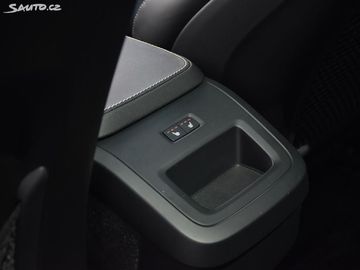 Car image 32