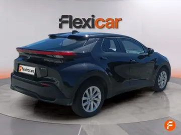 Car image 5