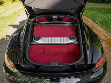 Car image 18