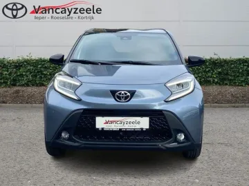 Car image 2