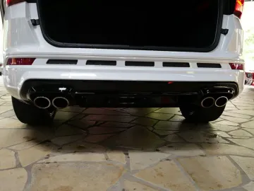 Car image 33