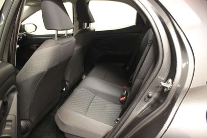 Car image 16