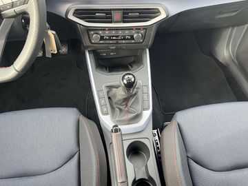 Car image 17