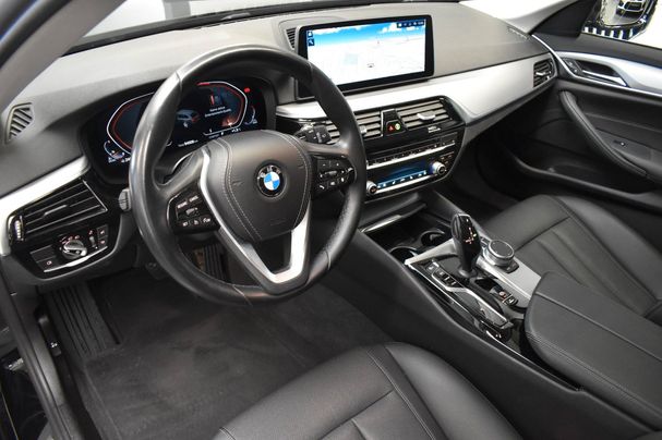 BMW 520d Touring xDrive 140 kW image number 9