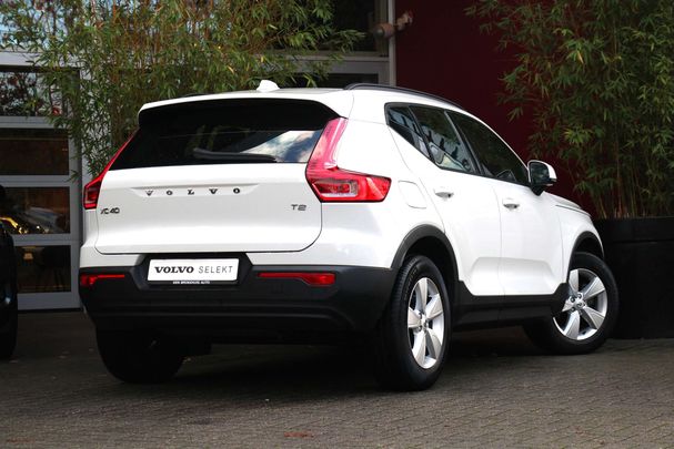 Volvo XC40 1.5 T2 Momentum 95 kW image number 2