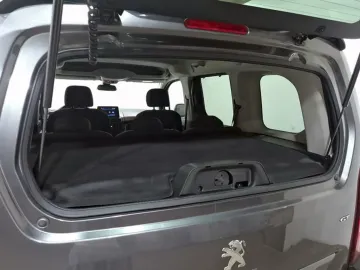 Car image 31