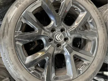 Car image 20