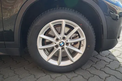 Car image 40