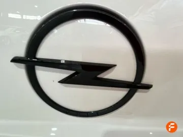 Car image 28