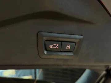 Car image 34
