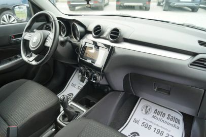 Car image 26