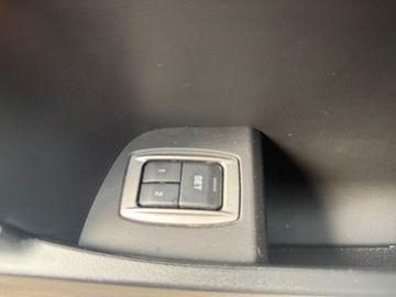 Car image 33