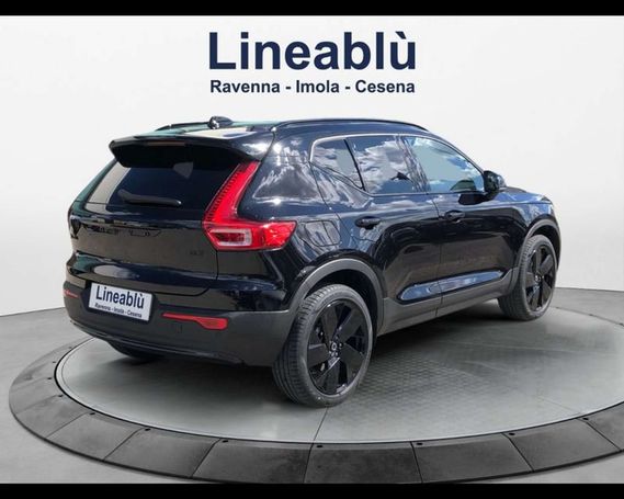 Volvo XC40 B3 Ultra Black Edition 120 kW image number 2