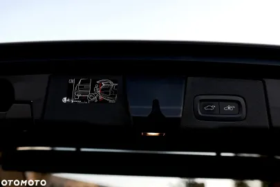 Car image 40