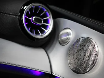 Car image 29