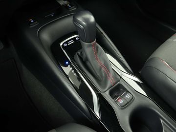 Car image 11