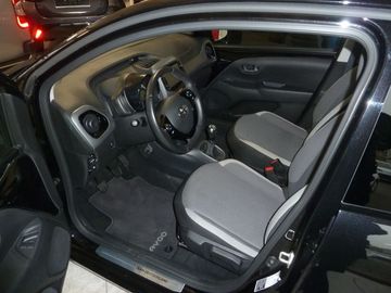 Car image 7