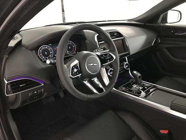 Jaguar XE 150 kW image number 15