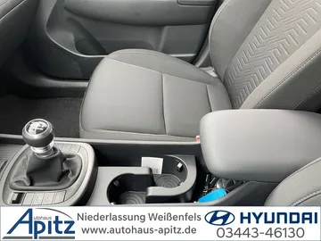 Car image 30