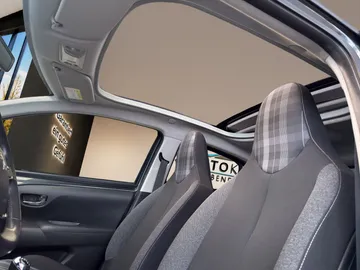 Car image 22