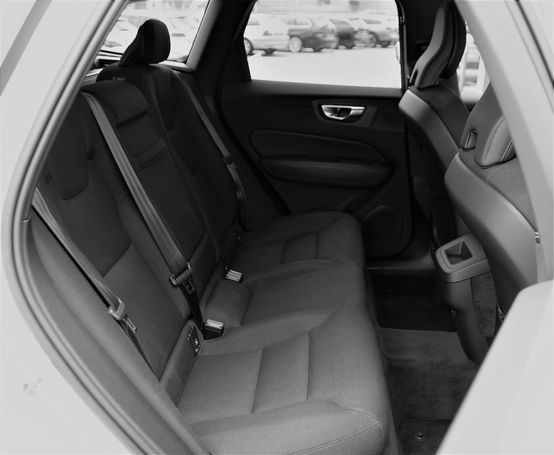 Volvo XC60 Momentum 145 kW image number 14