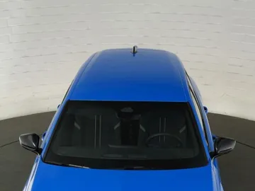 Car image 34