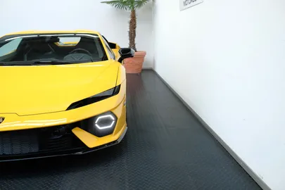 Car image 34