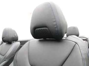 Car image 34