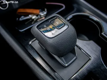 Car image 30