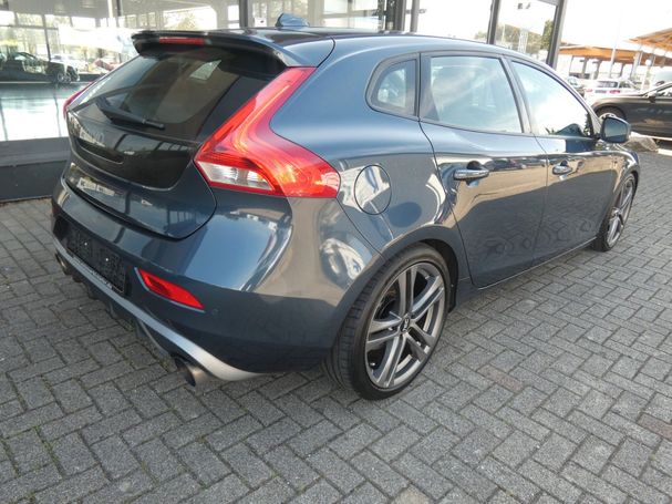 Volvo V40 D3 Geartronic Momentum 110 kW image number 4