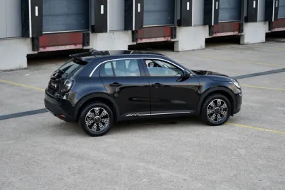 Car image 40