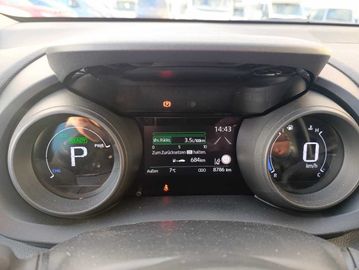 Car image 12